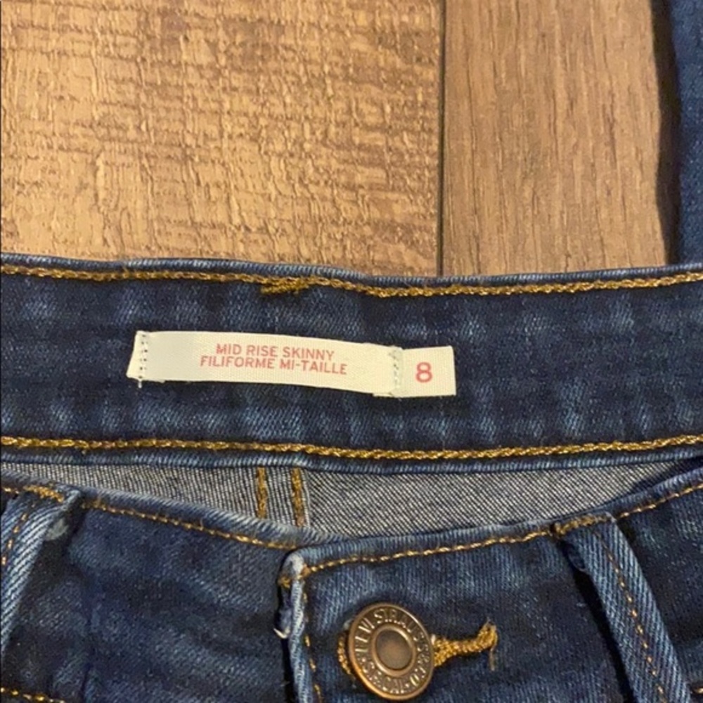 Levi’s Mid Rise Skinny Jeans - Picture 2 of 4